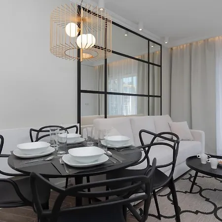 Bay View Wybrzeze By Renters Prestige شقة